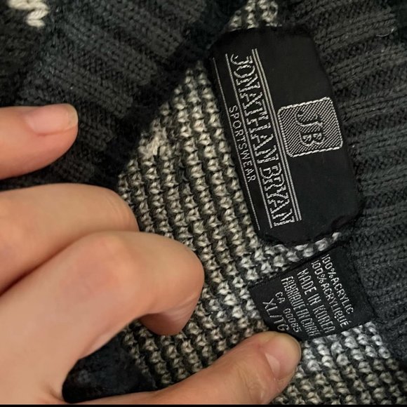 christmas hockey sweater - Picture 3 of 3